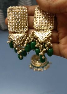 Designer Kundan &amp; Emerald Jewellery Set