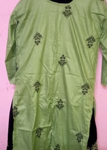 Graceful Women Kurta Set