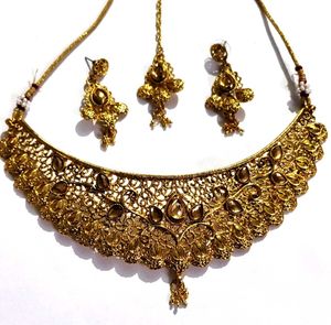 Golden Ethnic Necklace Set with Earrings & Tikka