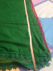 Elegant Green Dupatta with Lace Trim