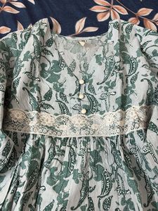 Chic Printed Kurta with Lace Detail