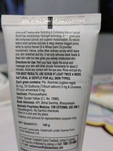 Everyuth Naturals Walnut Apricot Scrub