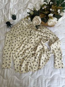 Chic Cream Floral Print Button-Up Shirt