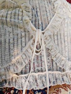 SALE ❗Lace Ruffle Tie Front Top / shrug