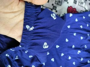 Bundle of Two Womens Top 💙🖤