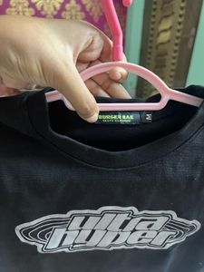 BURGER BAE ROUND NECK CROP BABY TEE