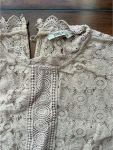 Elegant Lace Puff Sleeve Top