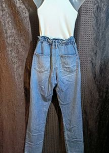 Light Wash High Waisted Mom Jeans