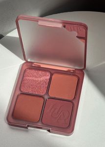 Huda Beauty Blush Palette Strawberry Latte