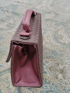 Stylish Woman Crossbody Bag