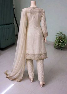 Elegant Cream &amp; Gold Pakistani Suit