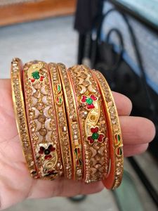 Lakh  Embellished Bangle Set