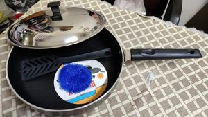 !NEW BRANDED NONSTICK FRY PAN WITH STAINLESS STEEL