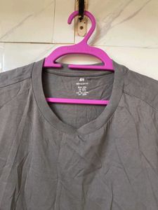 H&amp;M Regular Fit Tshirt - XXL (worn once)