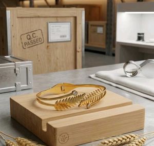 Elegant Gold Leaf Bangle