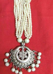 Elegant Pearl Necklace Set