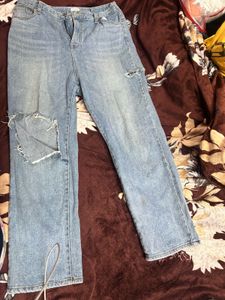 Light Wash Ripped Jeans