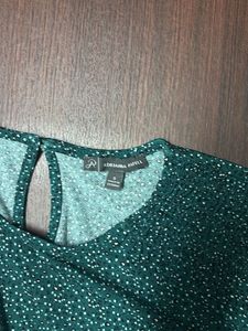 Chic Green Ditsy Floral Print Top