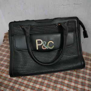 Chic Black Handbag