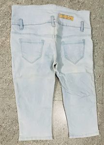 Ice Blue 3 Quarter Jeans Pant