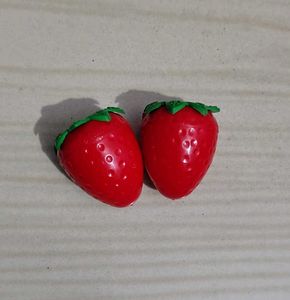 2 Tinted Strawberry Lipbalm