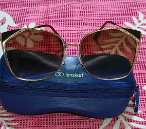 Stylish Cat-Eye Sunglasses