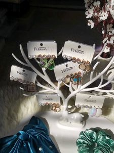 2 Earrings Card
