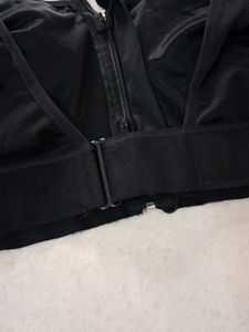 4XL Black Front Zip Sports Bra