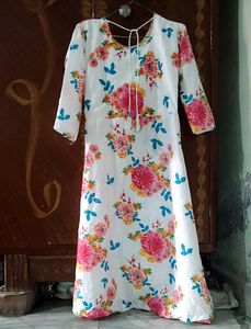Chic White Floral Print Kurta for Women
