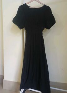 Chic Black Puff Sleeve Midi Dress