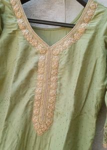 Classic Green &amp; Gold: Desi Vibes Done Right!