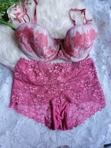 Lace Bra and Panty Set