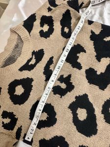 FINAL SALE 🎉 Urbanic Sweater
