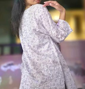 Elegant Floral Print Kimono with cargo jeans
