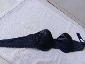 Black Lace Strapless Bra