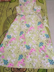 Charming Floral Sleeveless Midi Dress