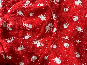 Red Floral Print Crop Top with Puff Sleeves
