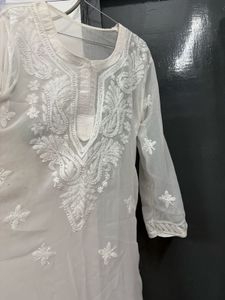 Elegant White Chikankari Kurta