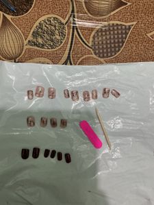 Press-On Nail Set - Trendy Designs