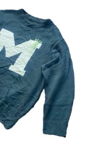 Sweater with 'M'