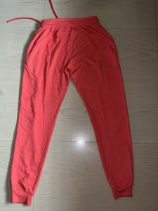 Bought This From Dmart  And The Zise Is Medium