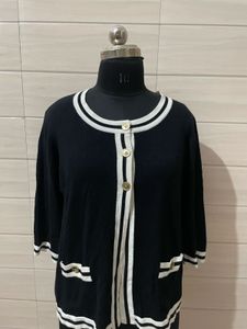 XL Chic Black &amp; White Knit Cardigan