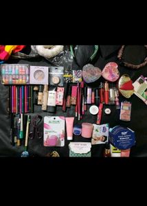 1 Product With 2 Freebies🎉😻
