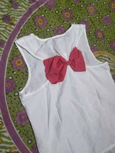 Chic White Sleeveless Top