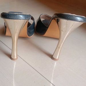 Fabbhue Textured Stiletto Heels