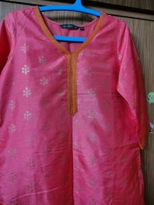 New Elegant Peach Kurta with Golden Motif