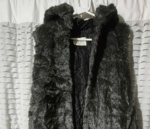 koreanFaux Fur Hooded Vest