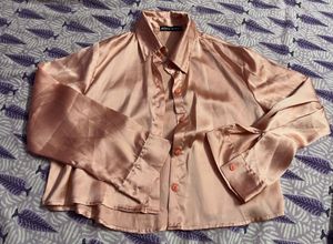 peach shirt