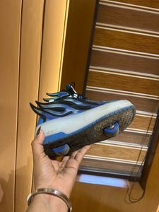 shoes which can be converted into skates
