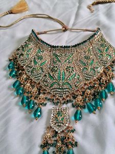 Exquisite Emerald &amp; Gold Necklace Set